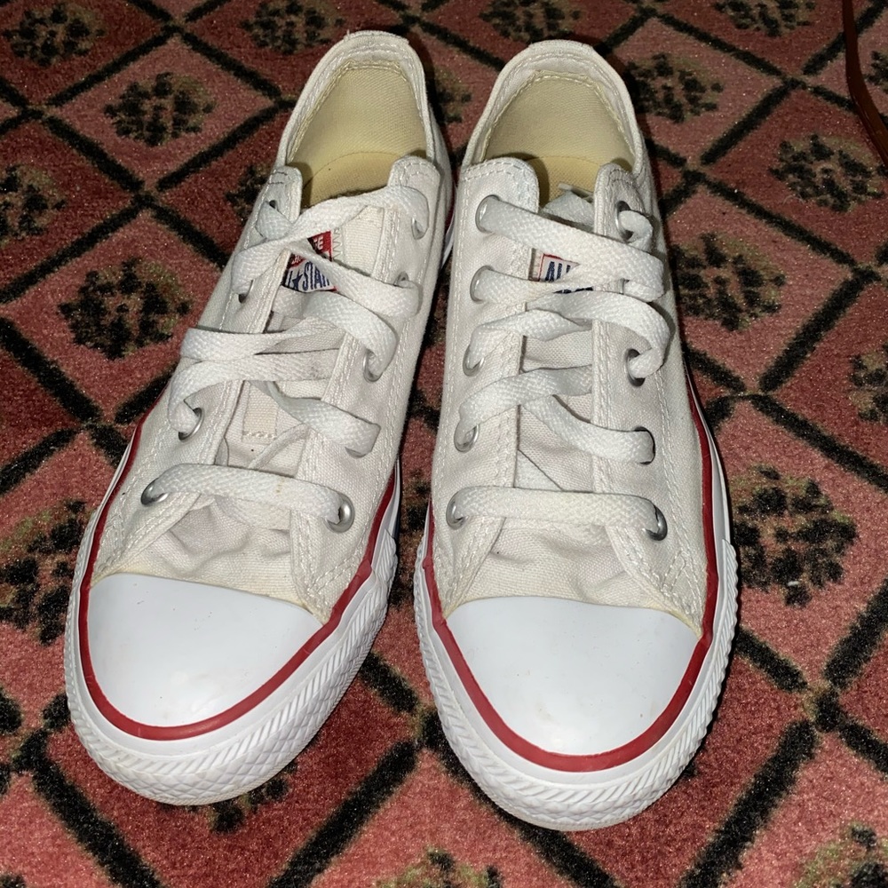 Low top white converse